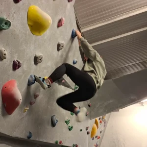 photo of Sue Richards bouldering